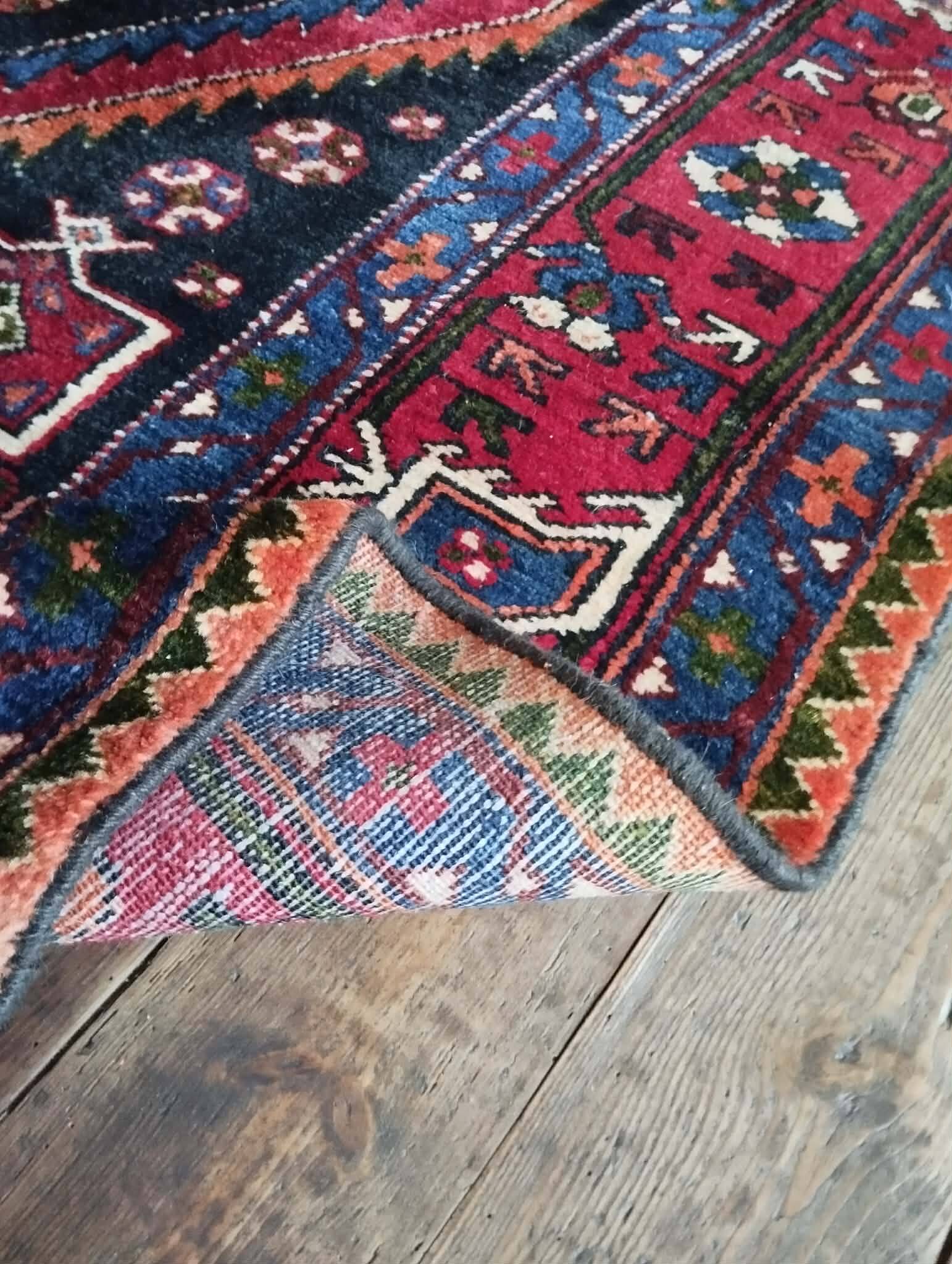 Handmade Mazlaghan Persian rug 192x134cm