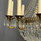 Large crystal chandelier. 17 light points.