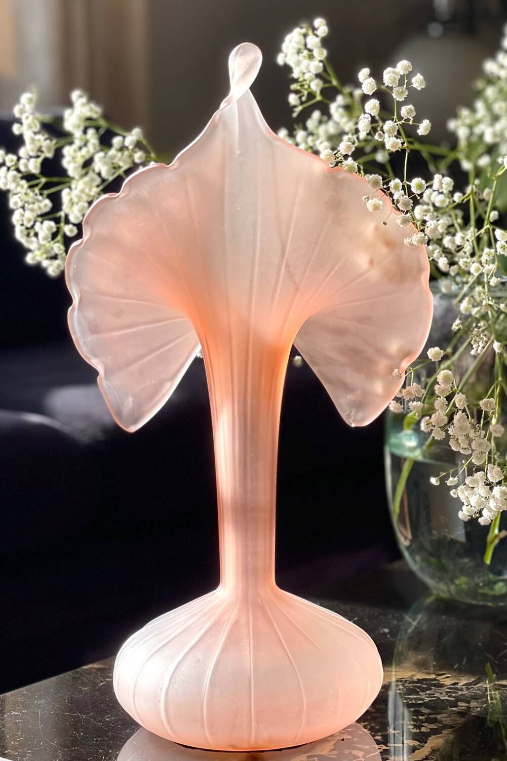 Leonardo vase in pink frosted glass