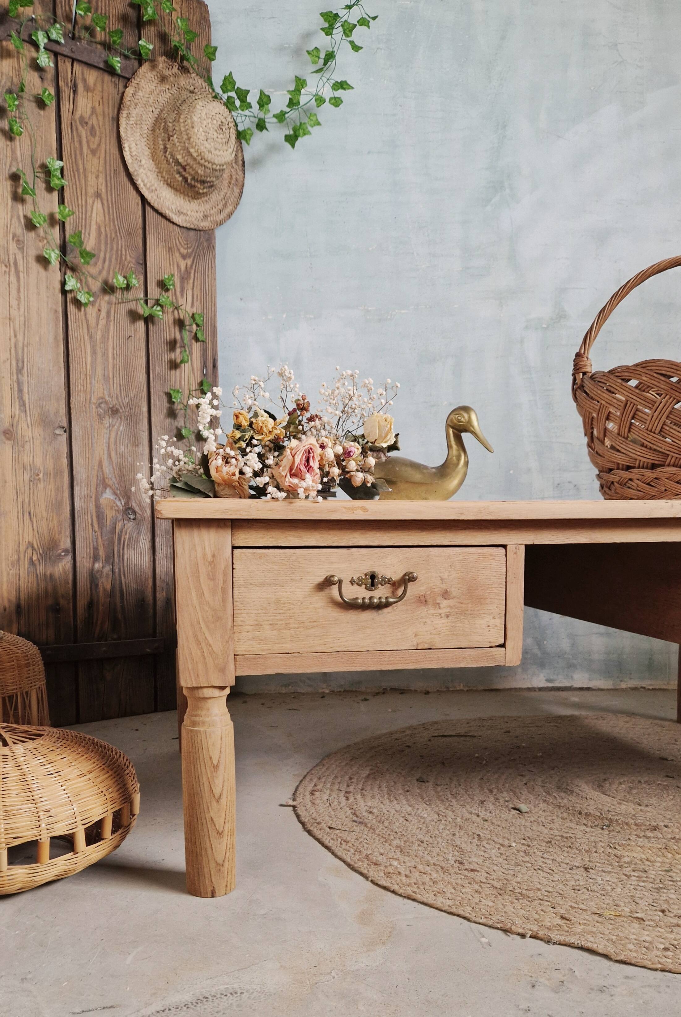Beautiful oak coffee table