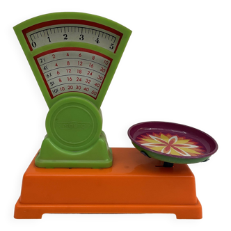 Small vintage molto toy scale