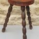 Tabouret tripode en bois massif vintage