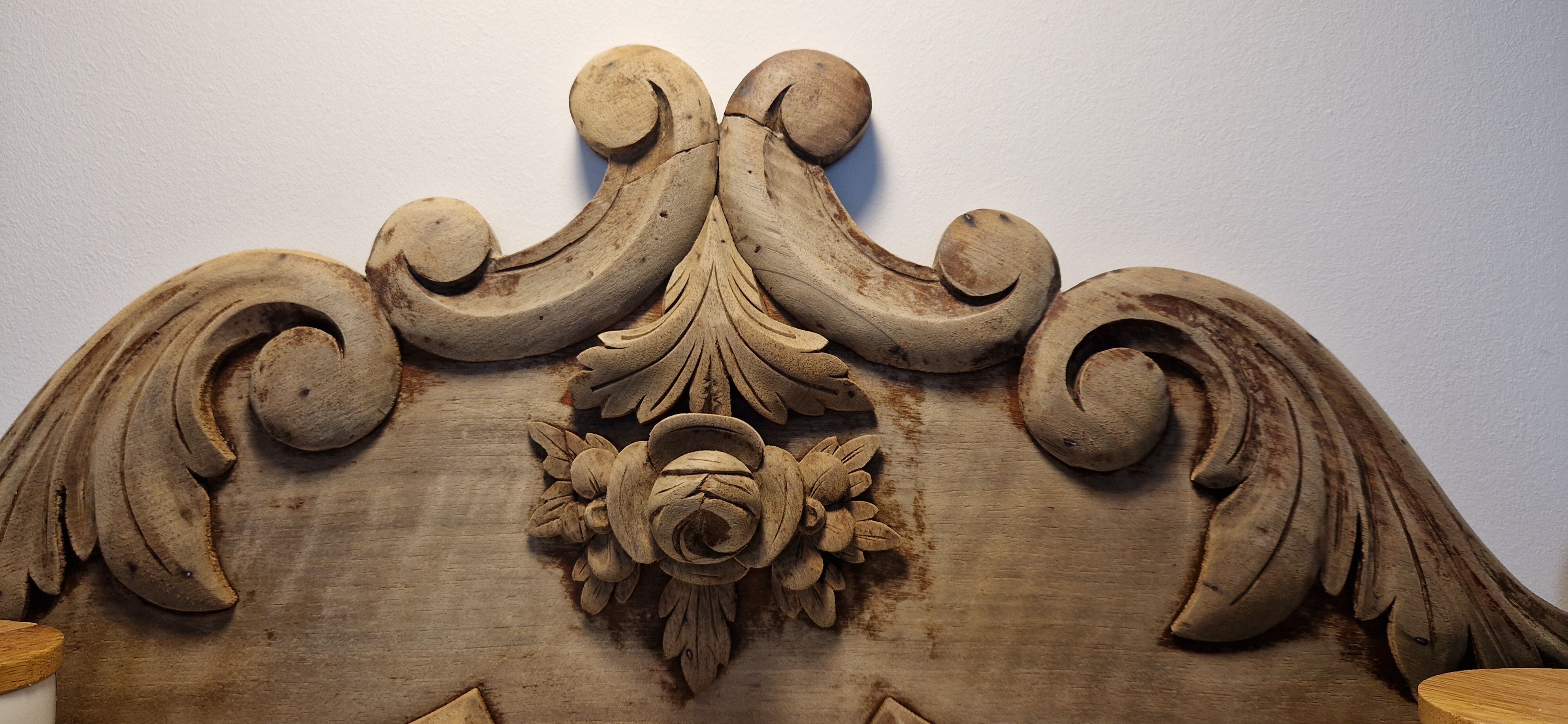 Carved 1900s wall or table shelf