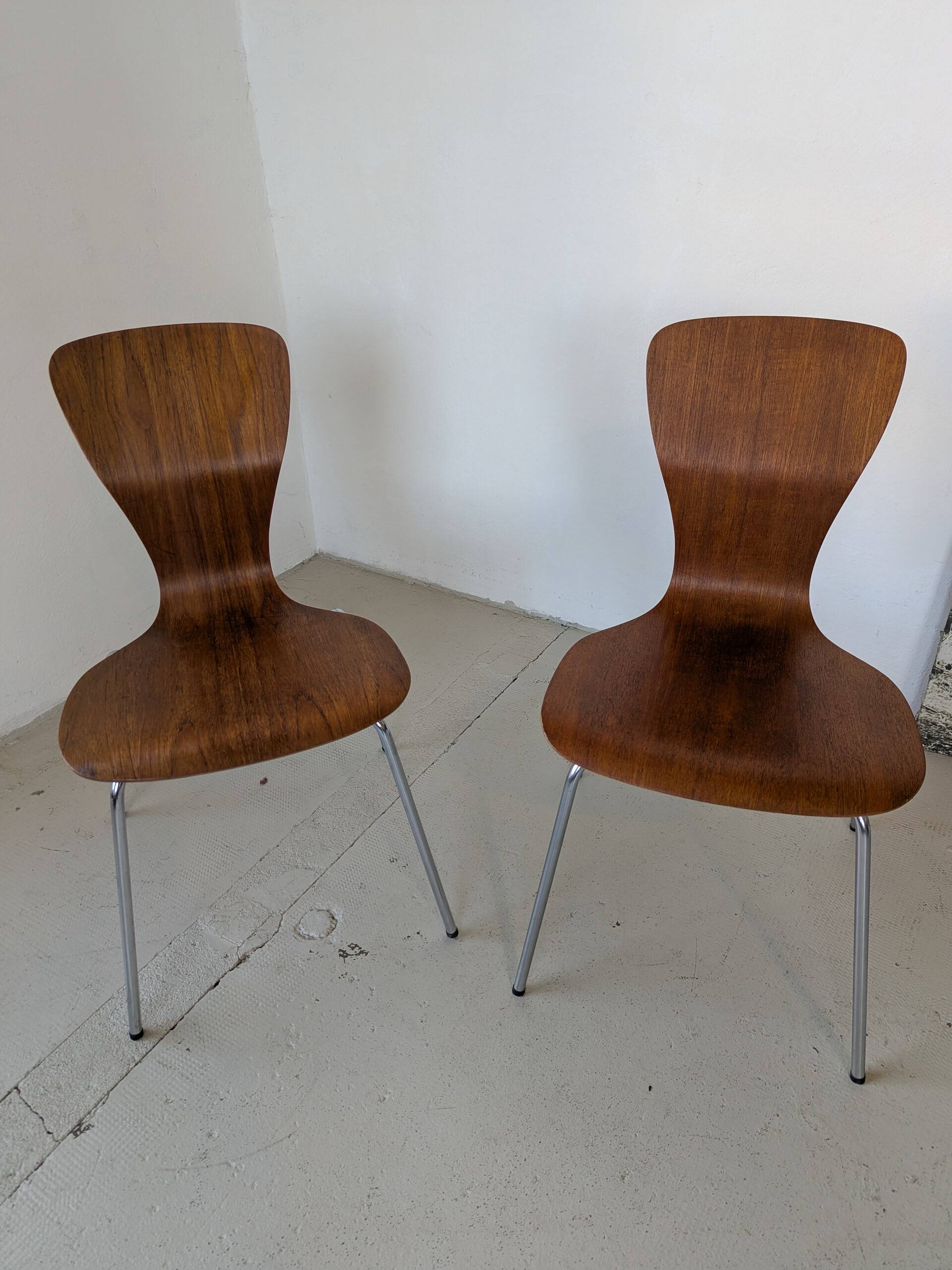 Paire de chaises en teck Tapio Wirkkala pour Asko