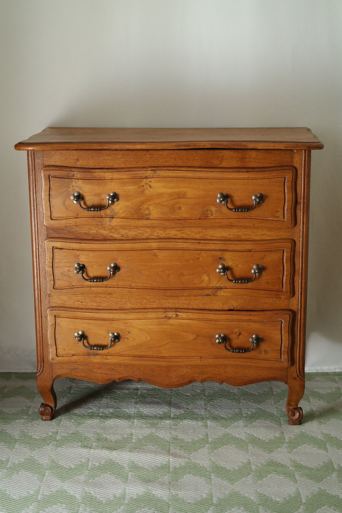 Commode campagnarde en chêne massif vintage