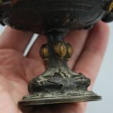 Bronze pedestal bowl with leaf decoration