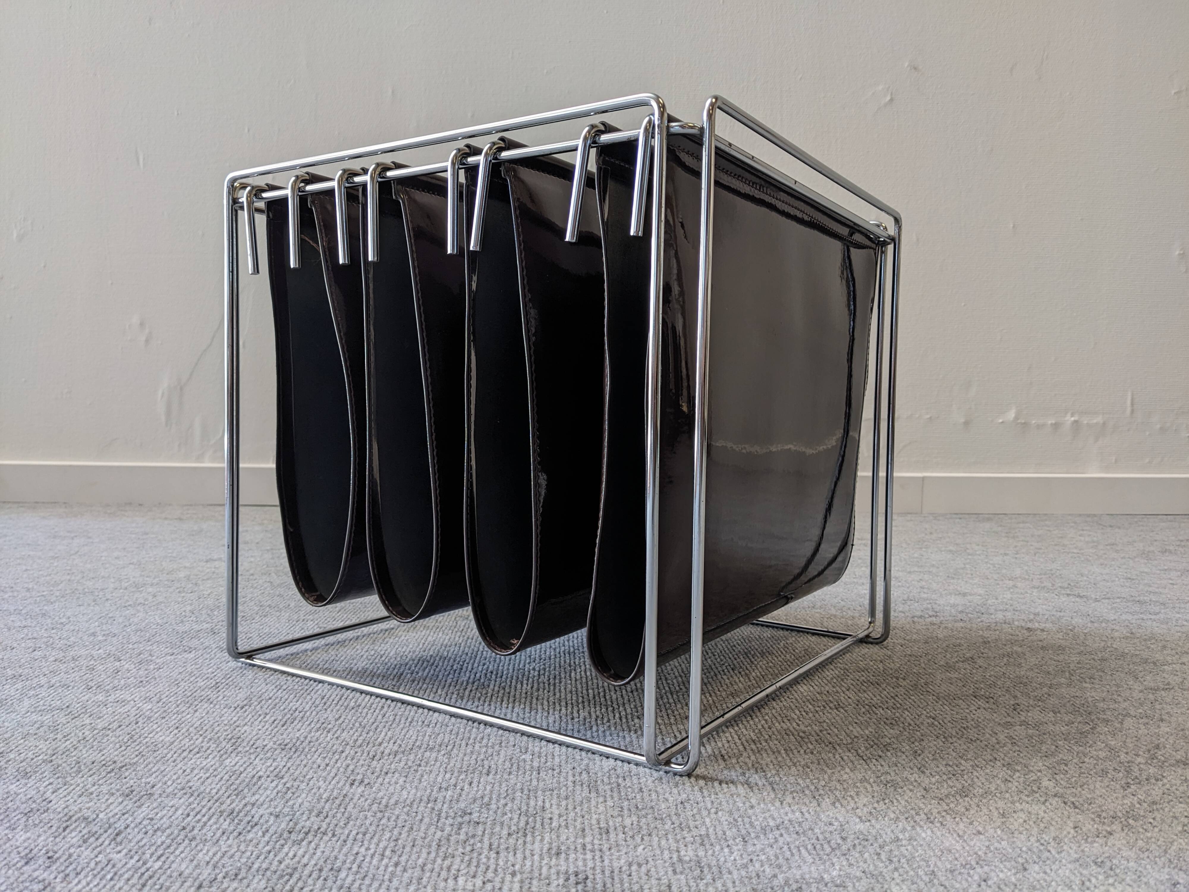 Magazine rack from the 70s/80s by Gérard Rignault for Group SA