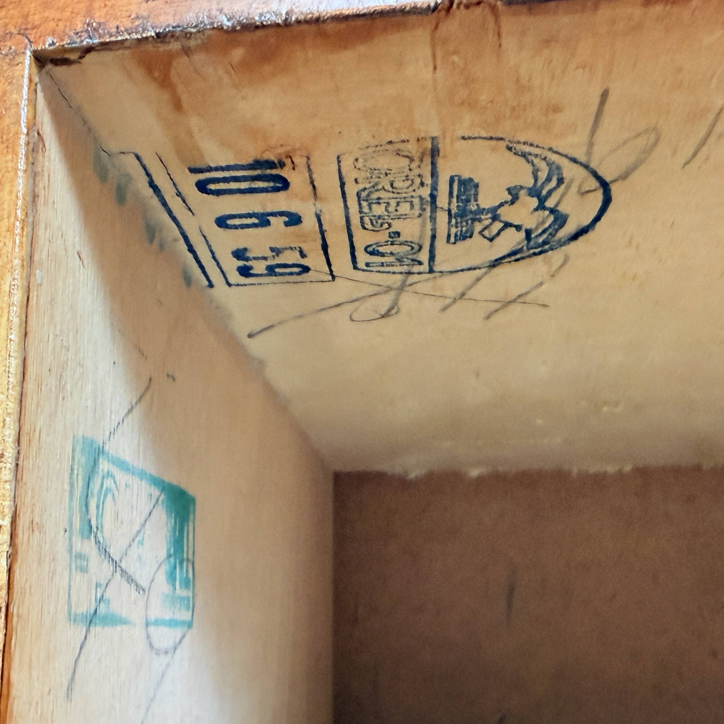 Set of 2 art-deco bedside tables with bakelite handles