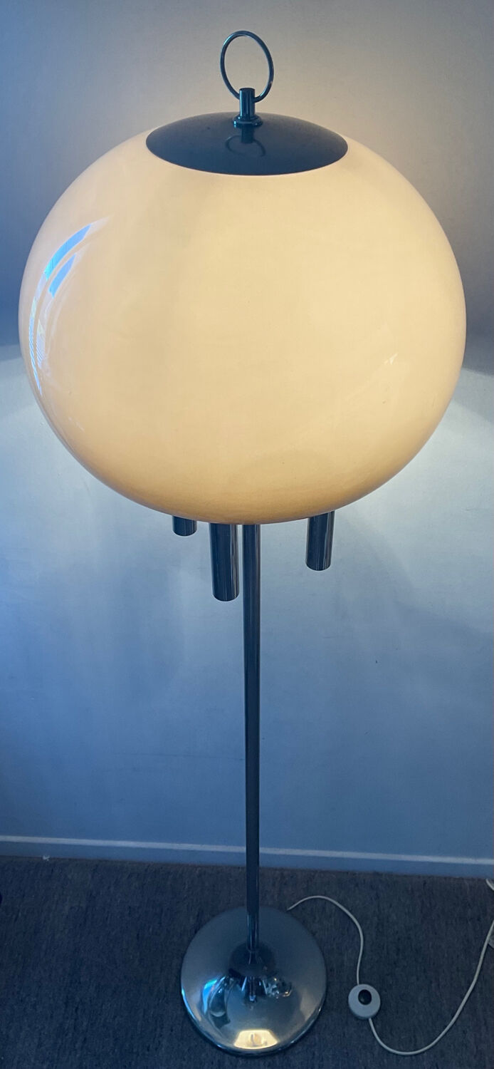 Lampadaire par Harvey Guzzini des années 60-70