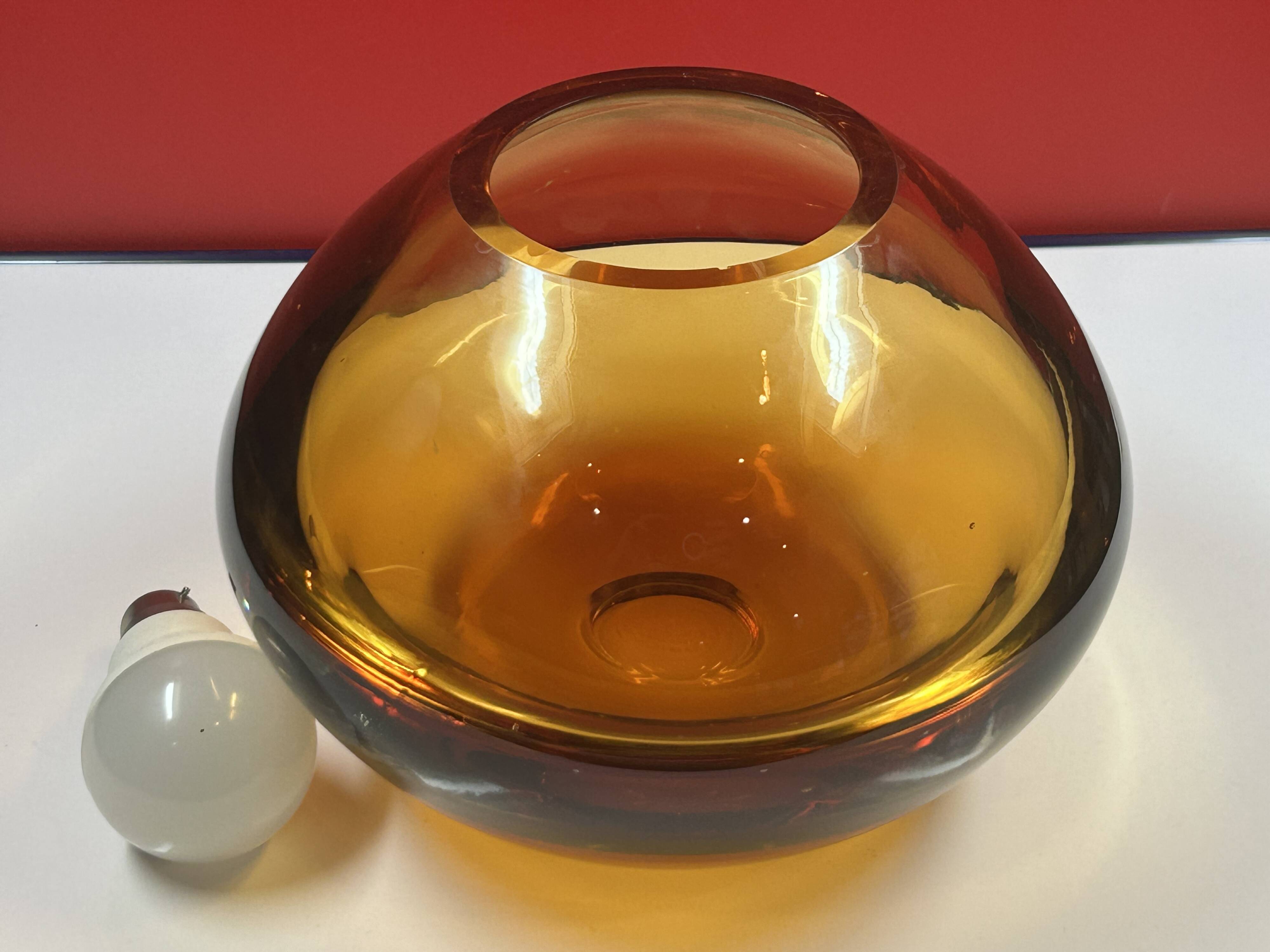 Large and heavy Murano glass vase, superb condition, 21 x 16 cm, circa 1970