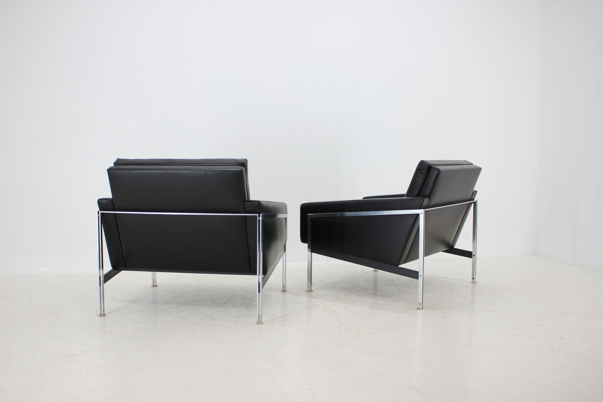 1960s Pair of Steel and Leather Armchairs by Lübke, Germany