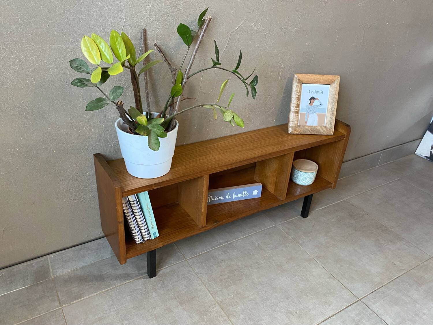 Small vintage sideboard (shallow)