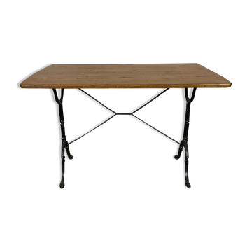 Bistro table