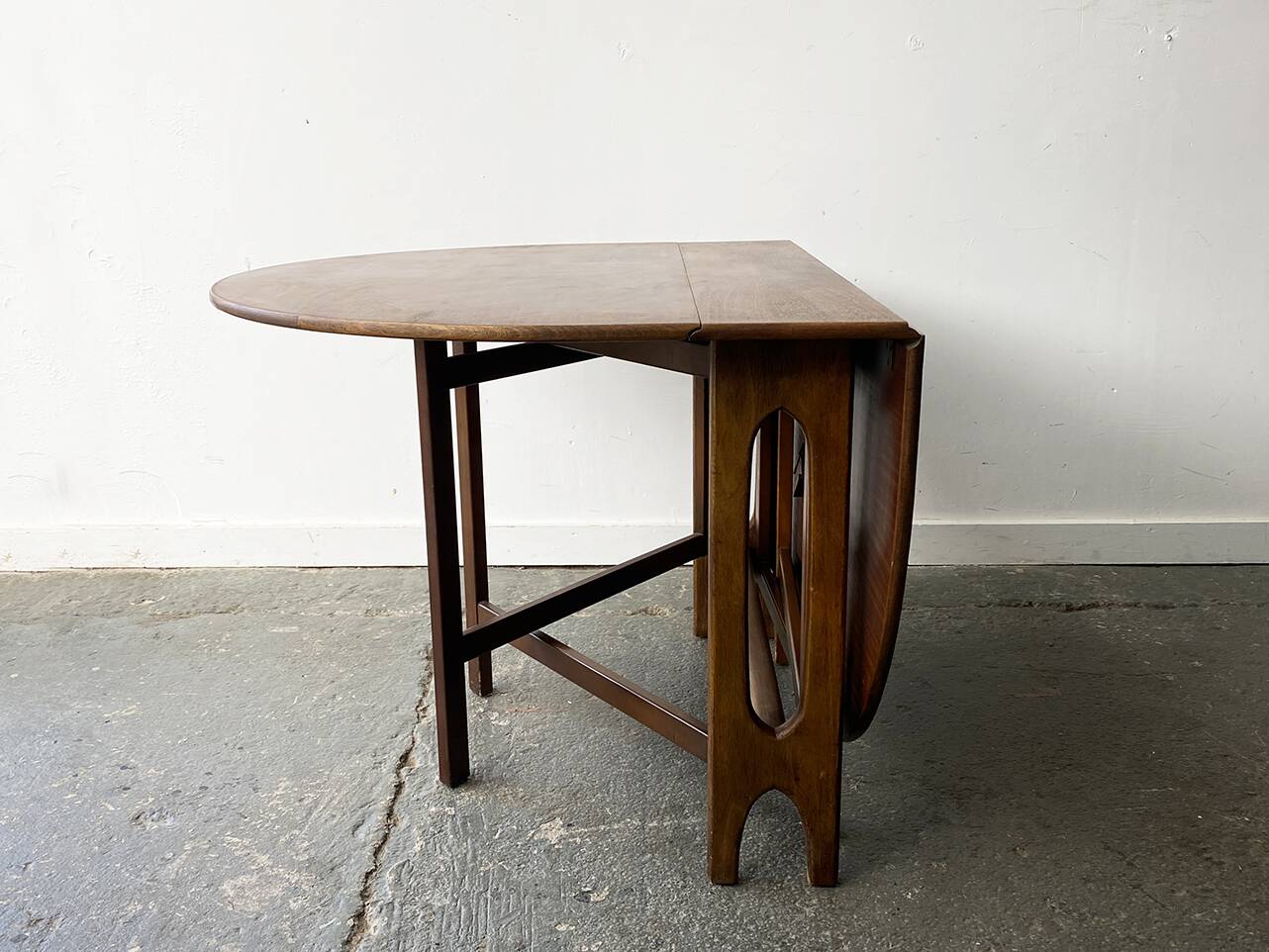 Large 1960s Mid-Century drop leaf table by G Plan