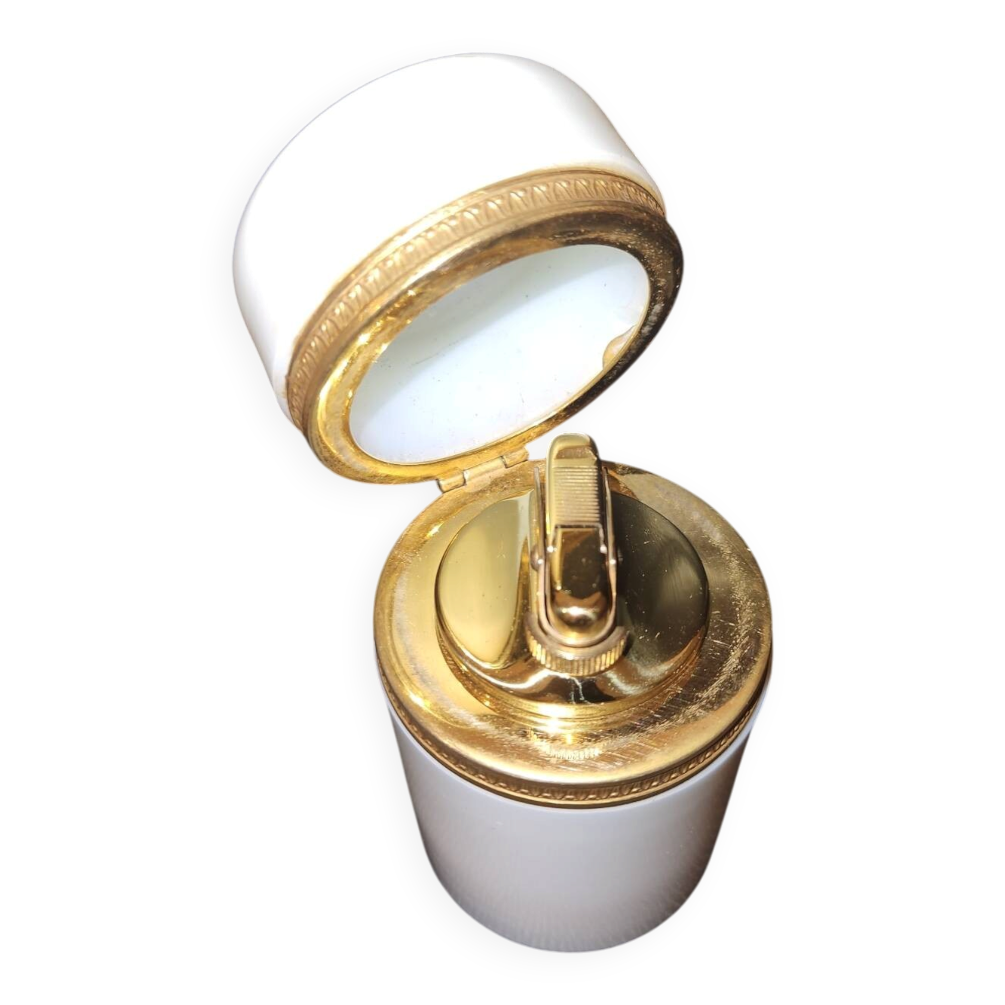 Collectible lighter in white opaline