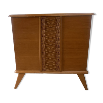 Wooden and wicker baby bed