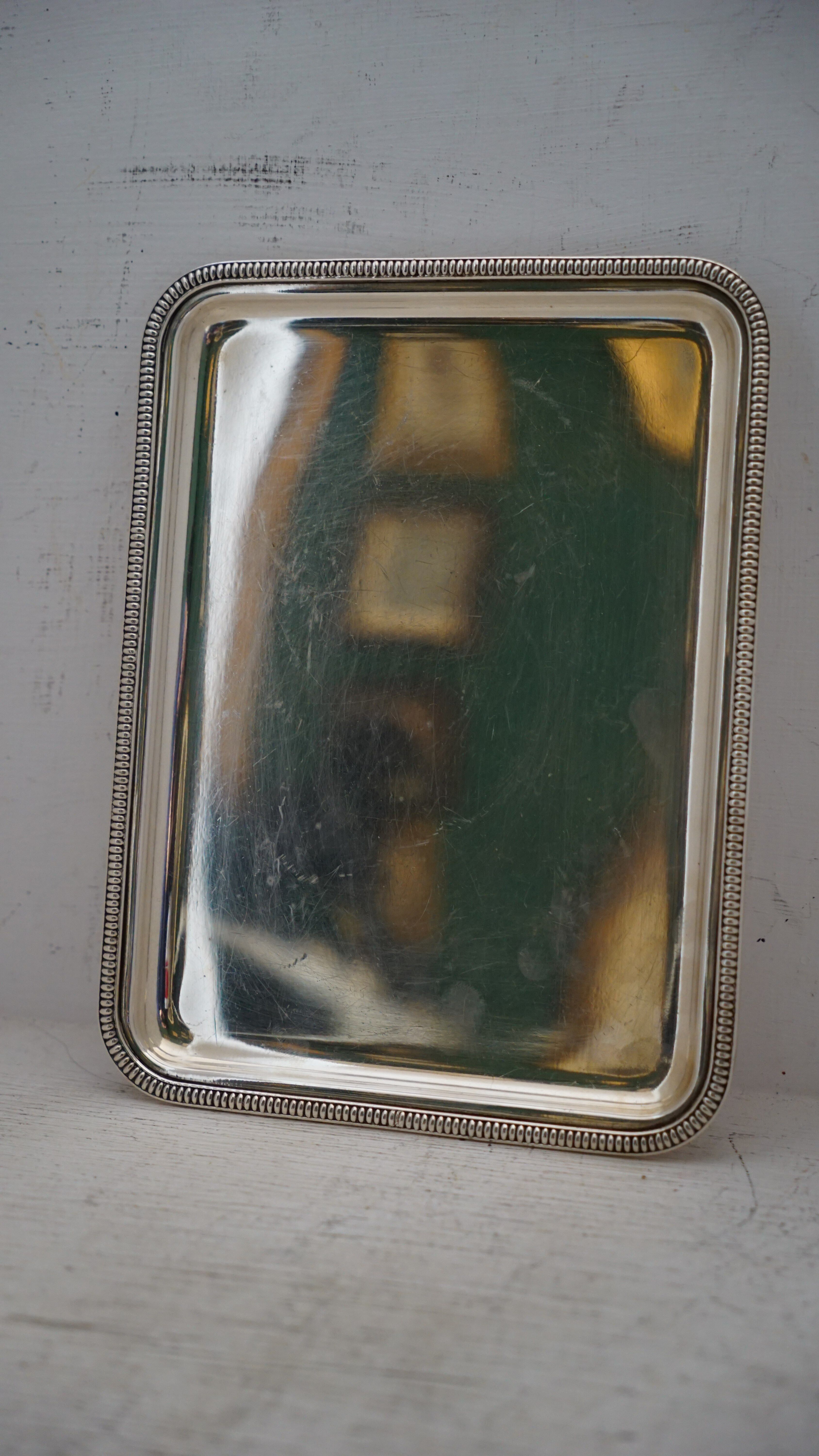 Duo of two small serving dishes