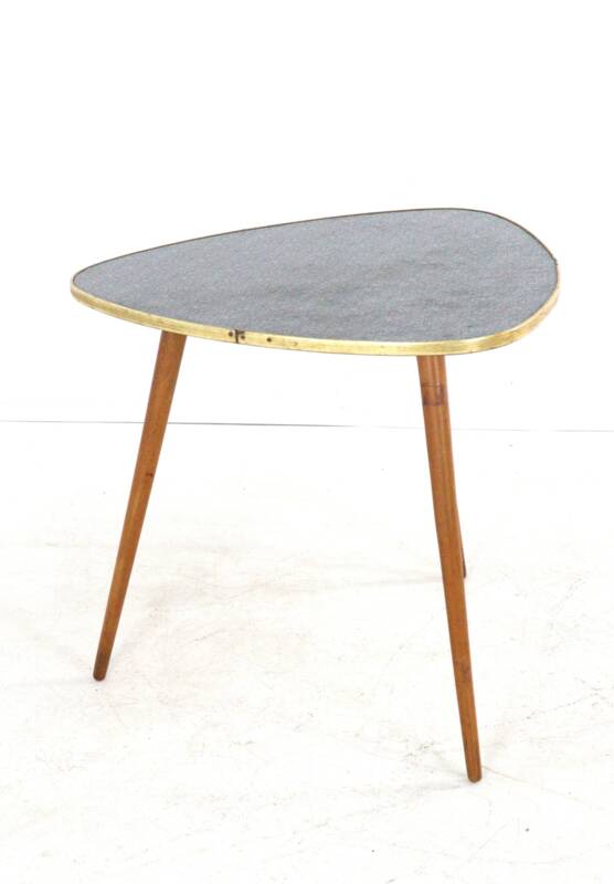 Table d'appoint triangulaire design moderne des années 60
