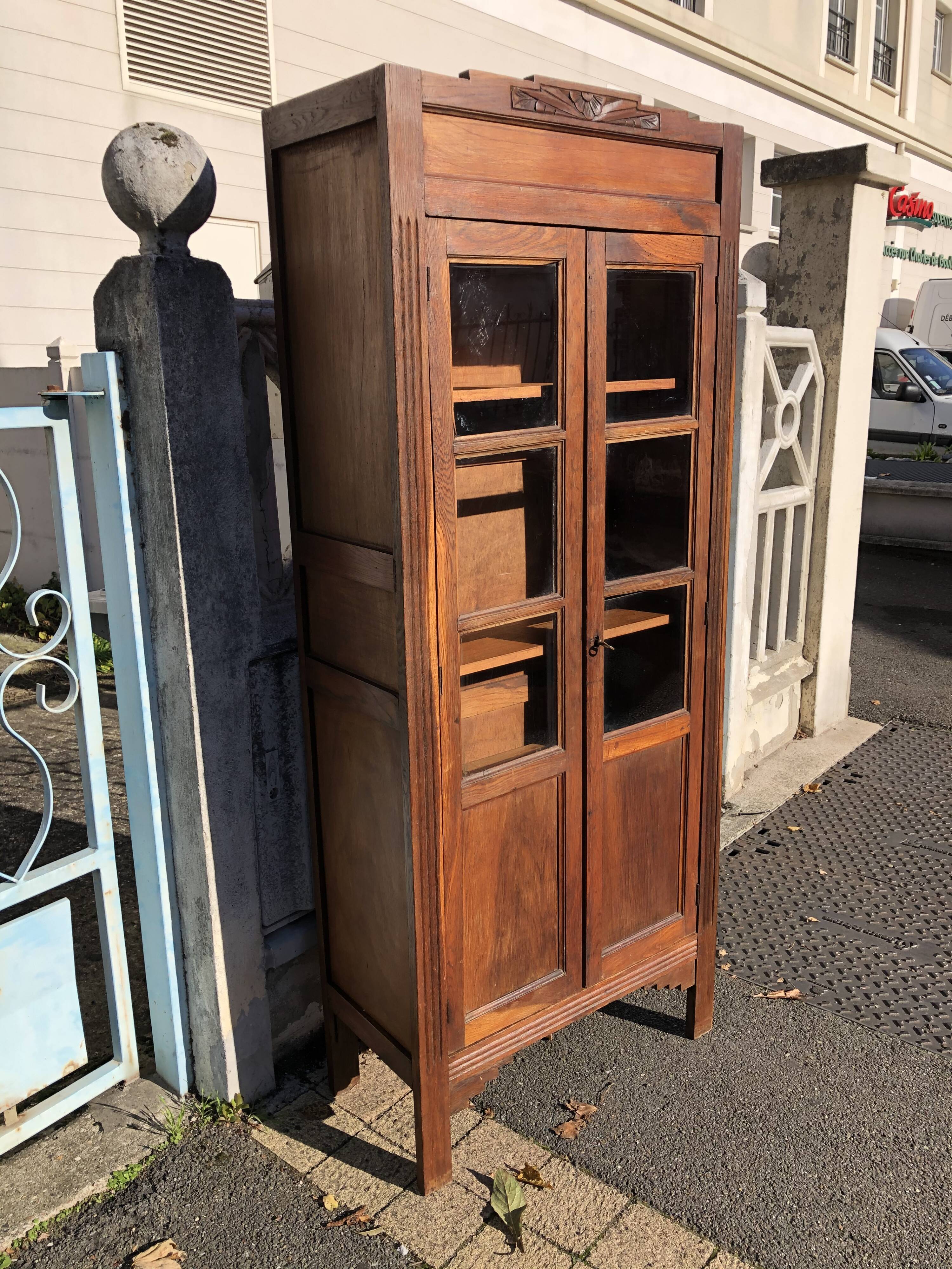 Armoire parisienne