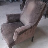Brown toad chair