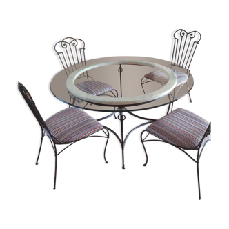 Table and chairs set