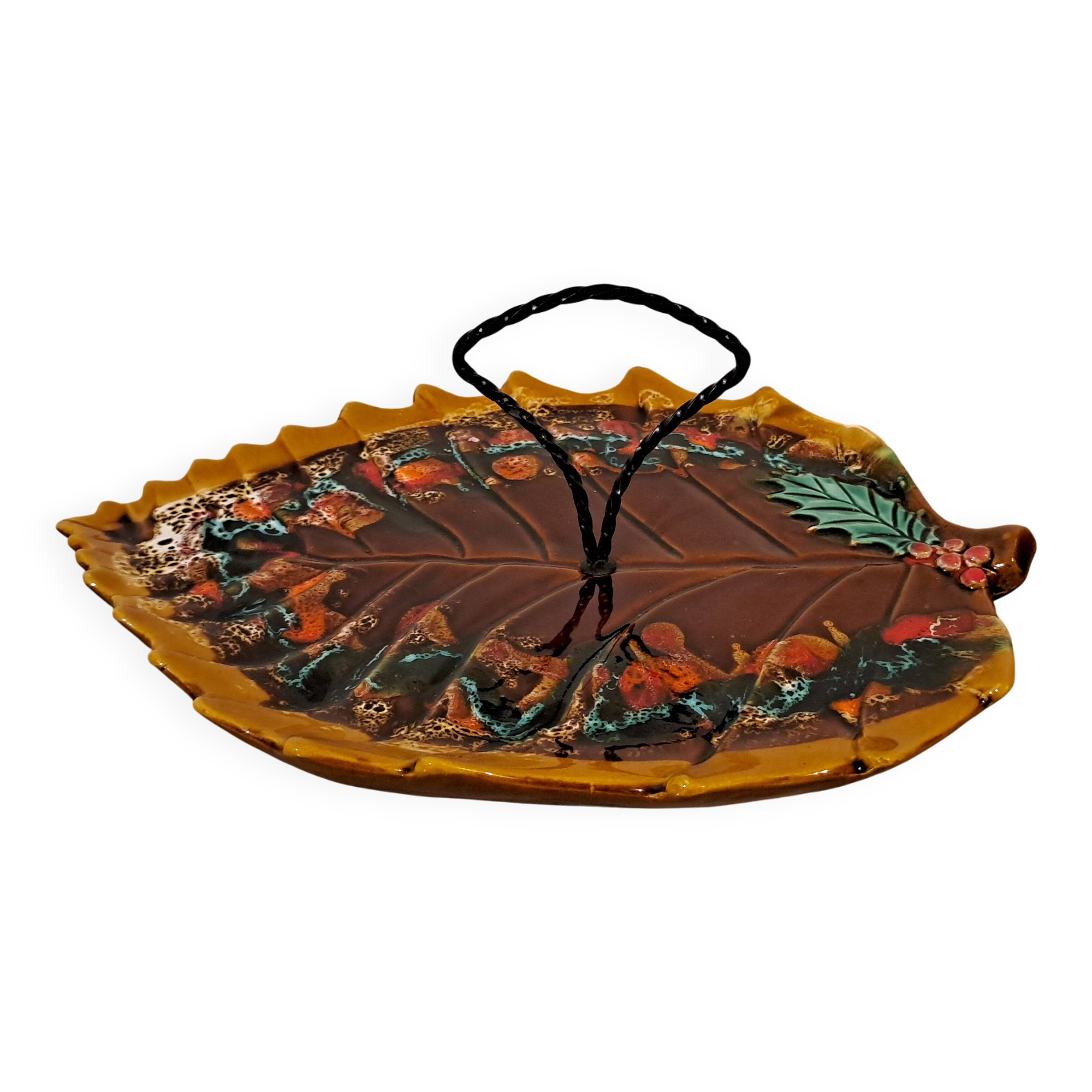 Vallauris glazed ceramic cheese board – leaf decor