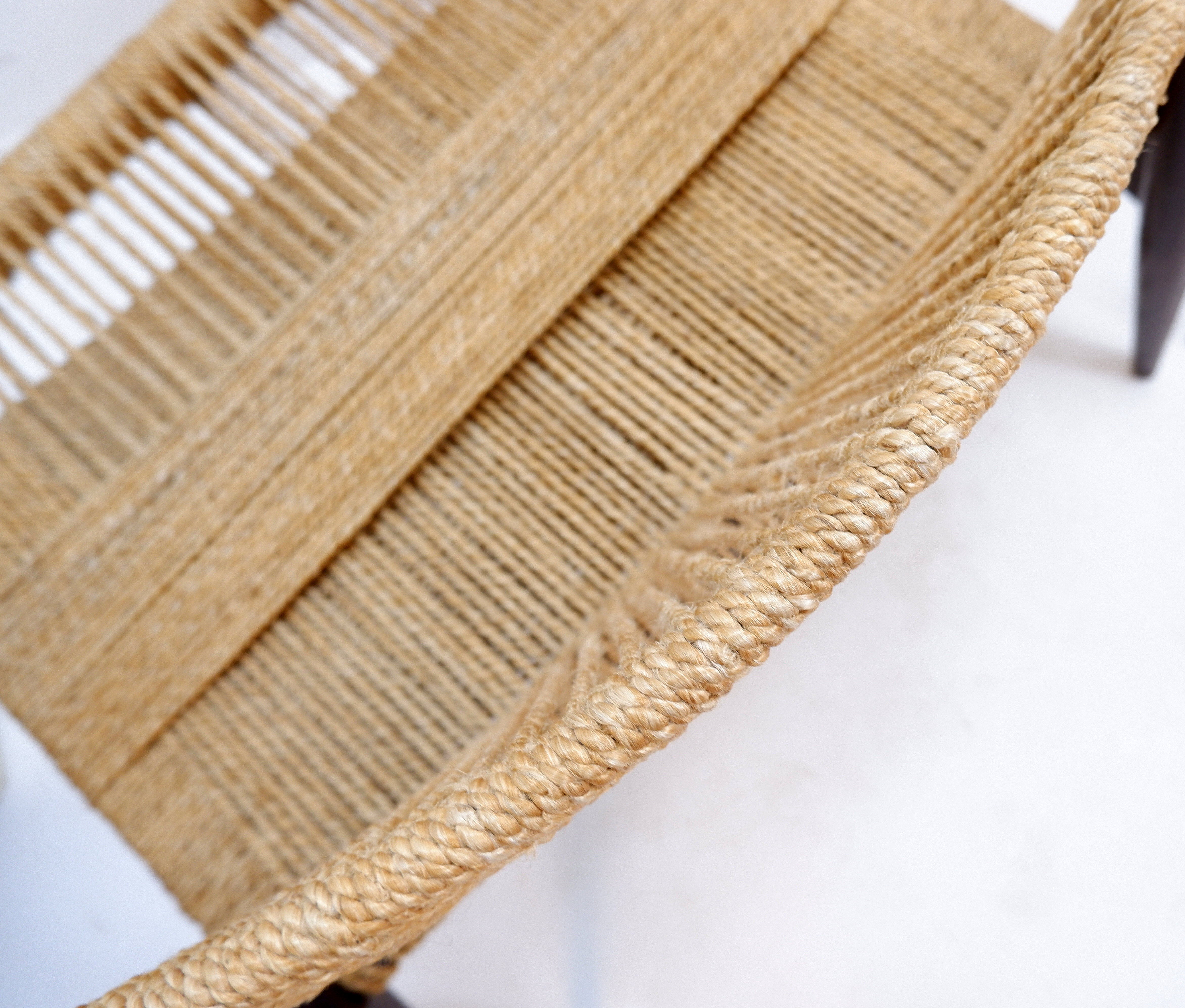 Pair of lounge chairs in woven jute rope and solid wood