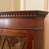 Corner cabinet