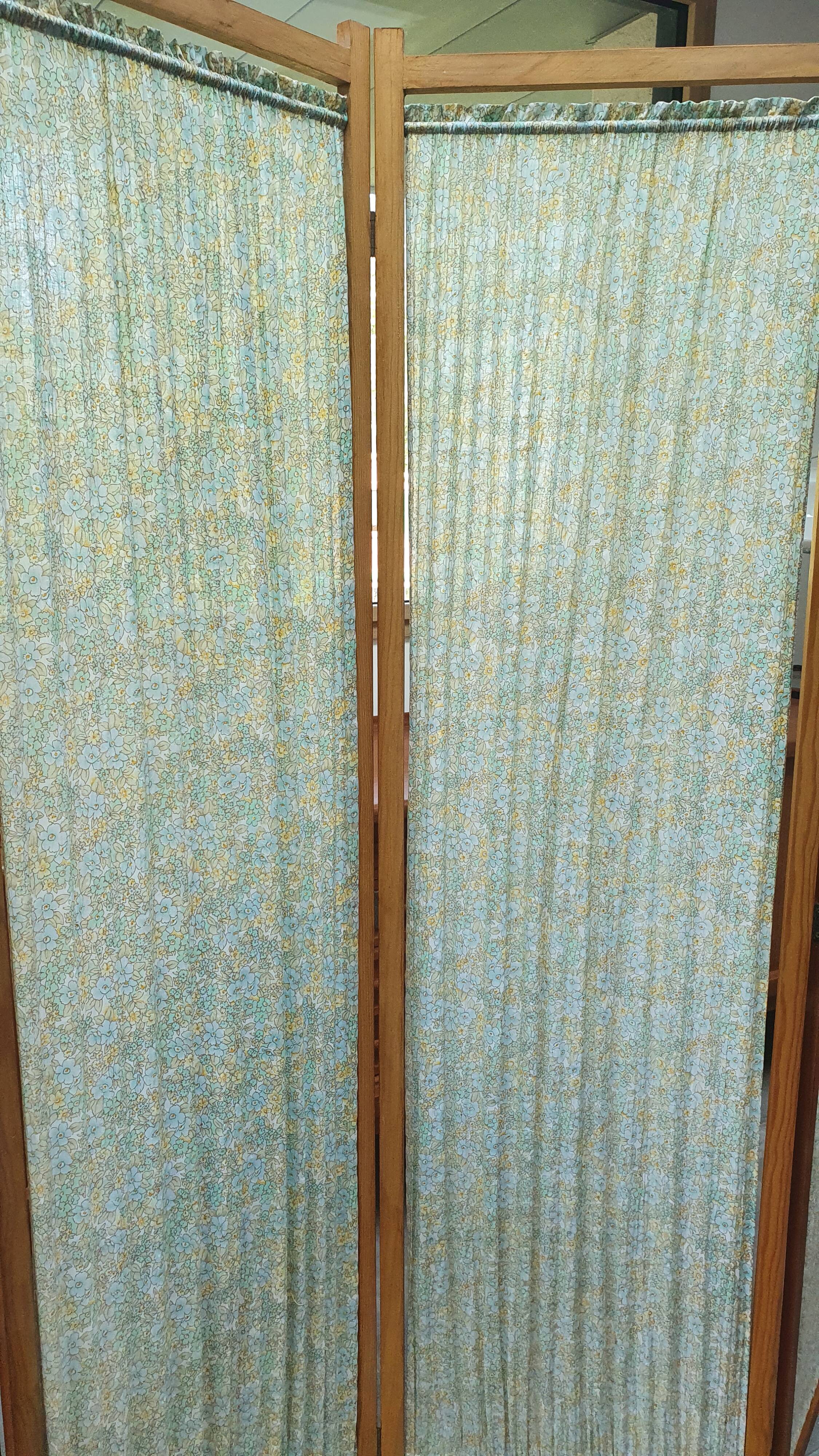 Vintage floral screen