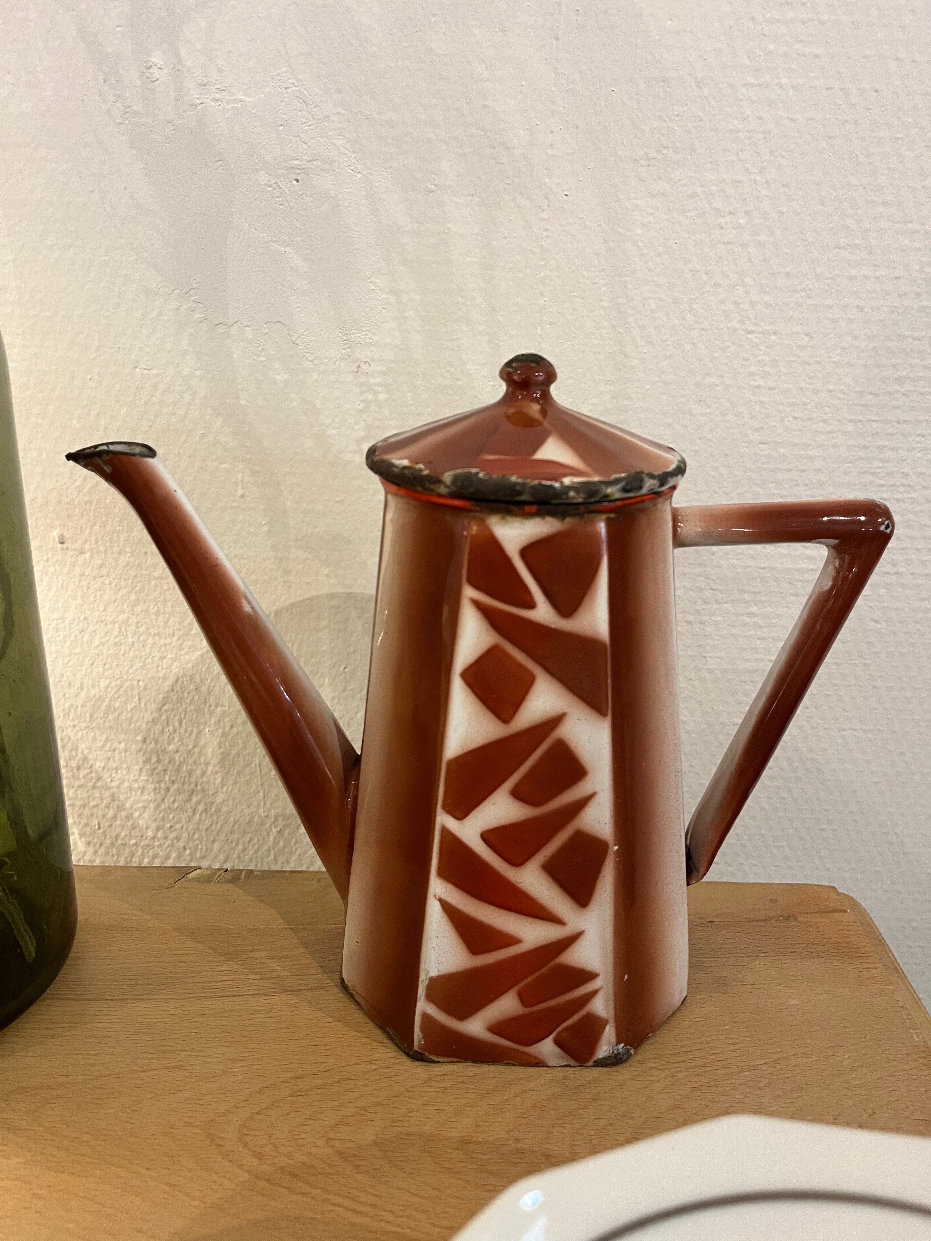 Cafetière émaillée art déco