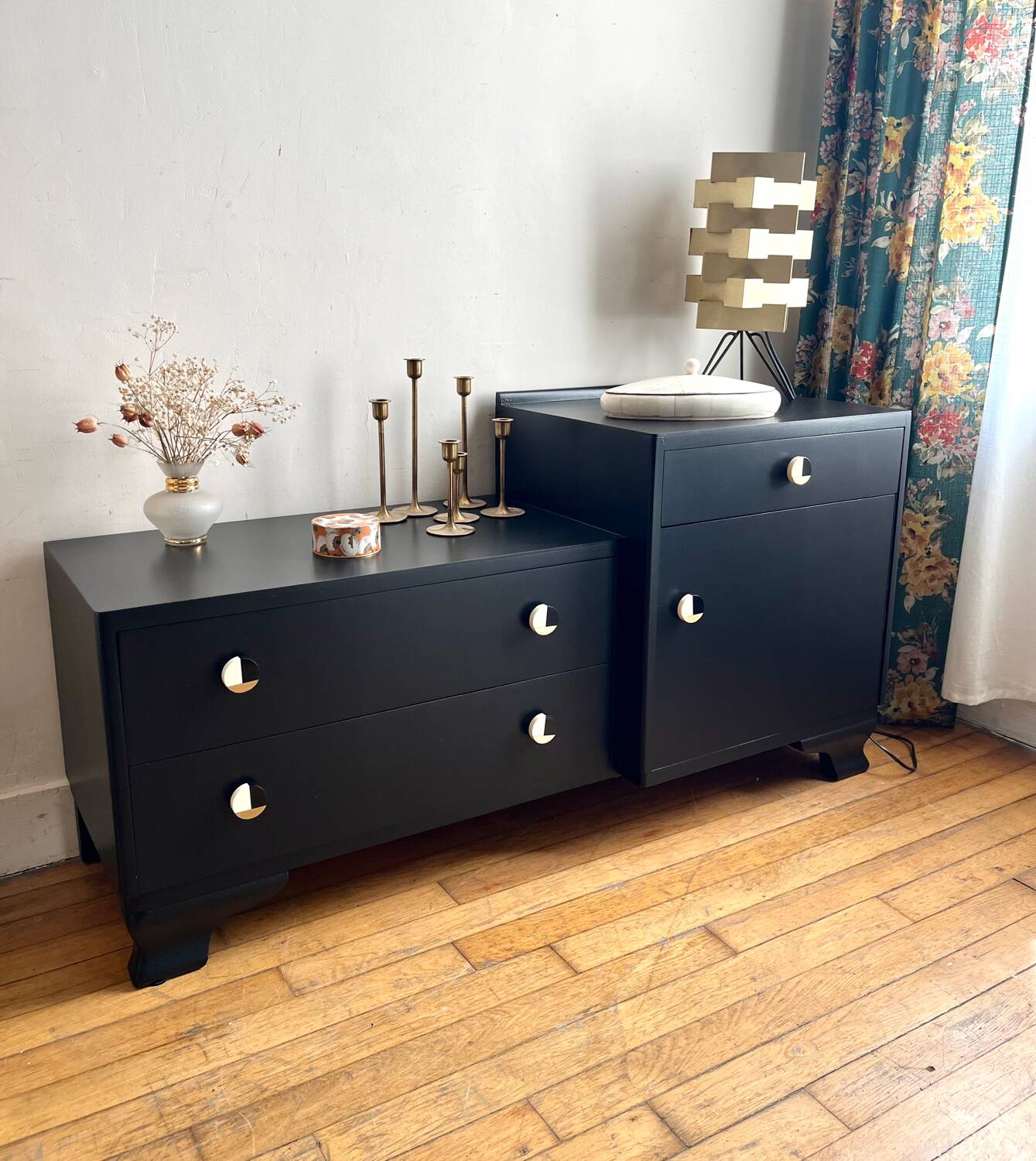 Asymmetrical entrance furniture