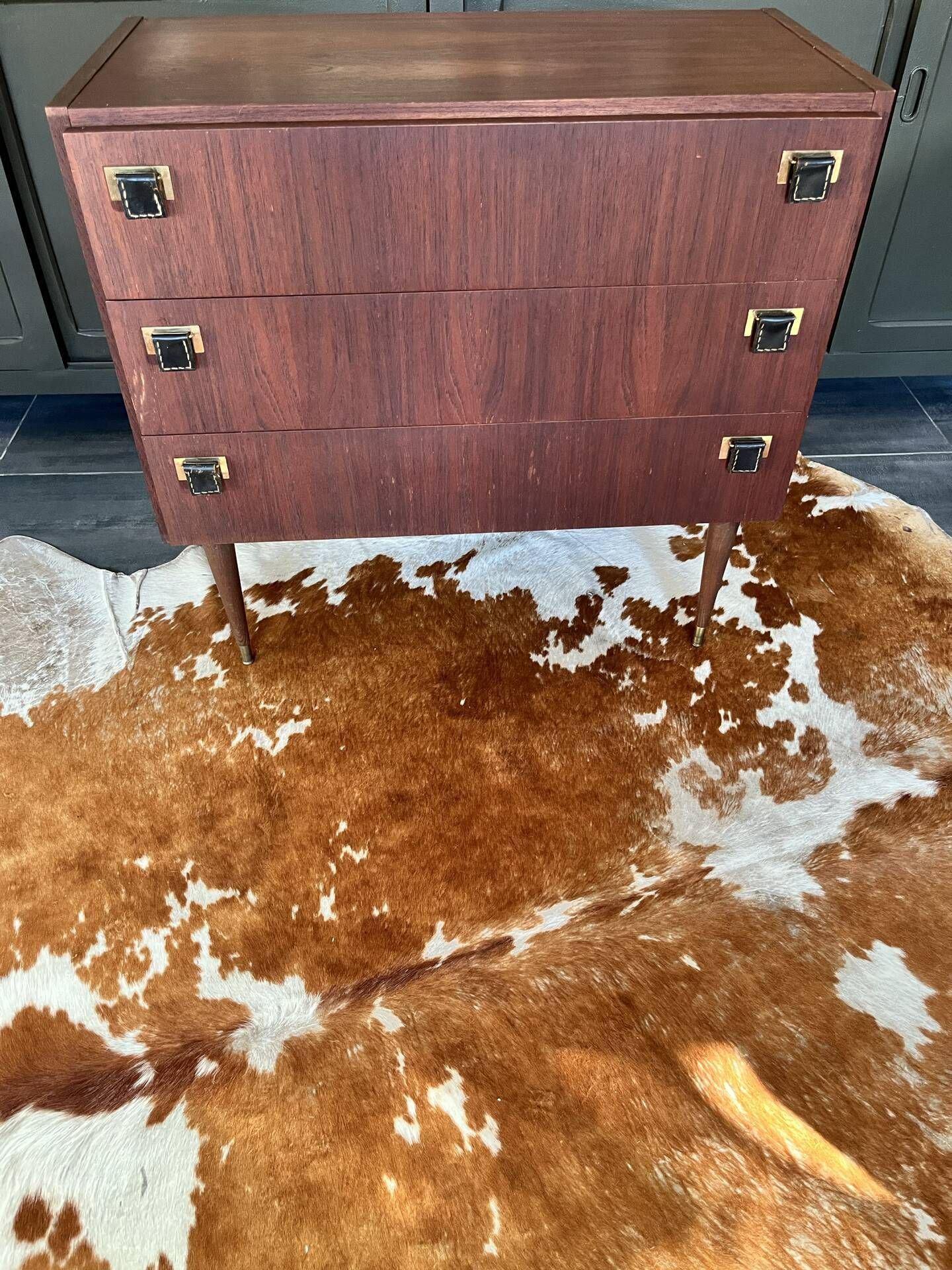 Vintage chest of drawers