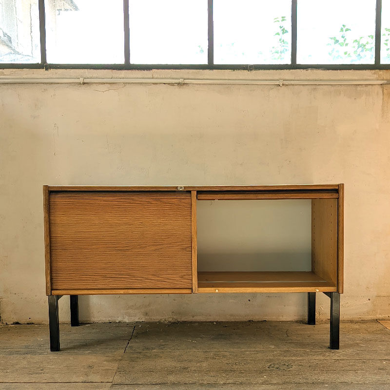 Enfilade, curtain doors