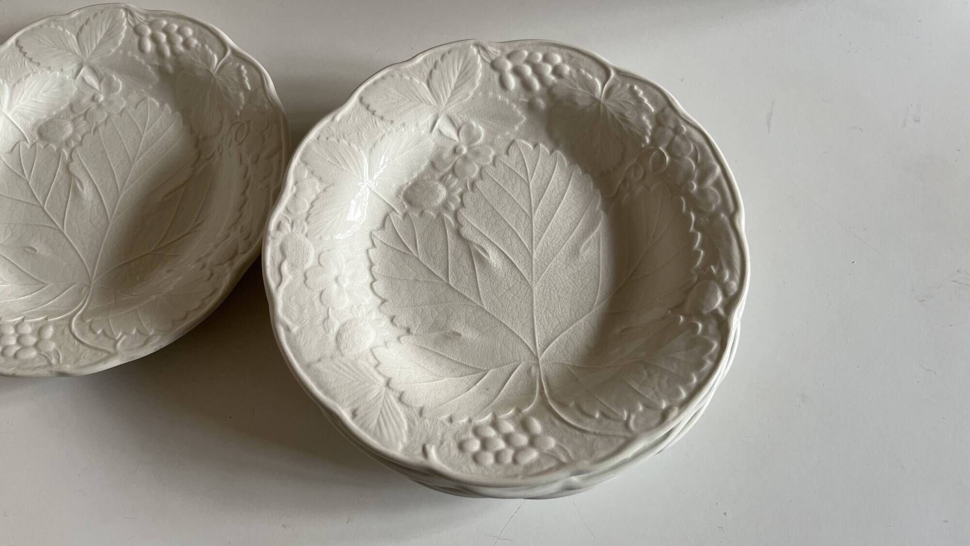 Set of 5 English earthenware plates by Burleigh Davenport with raised leaf design.