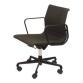 Chaise de bureau en aluminium noir de Charles et Ray Eames, fin du 20e siècle, pour ICF.