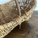 Small basket in woven wicker and hazelnut