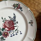 2 assiettes plates Villeroy et Boch décor de fleurs