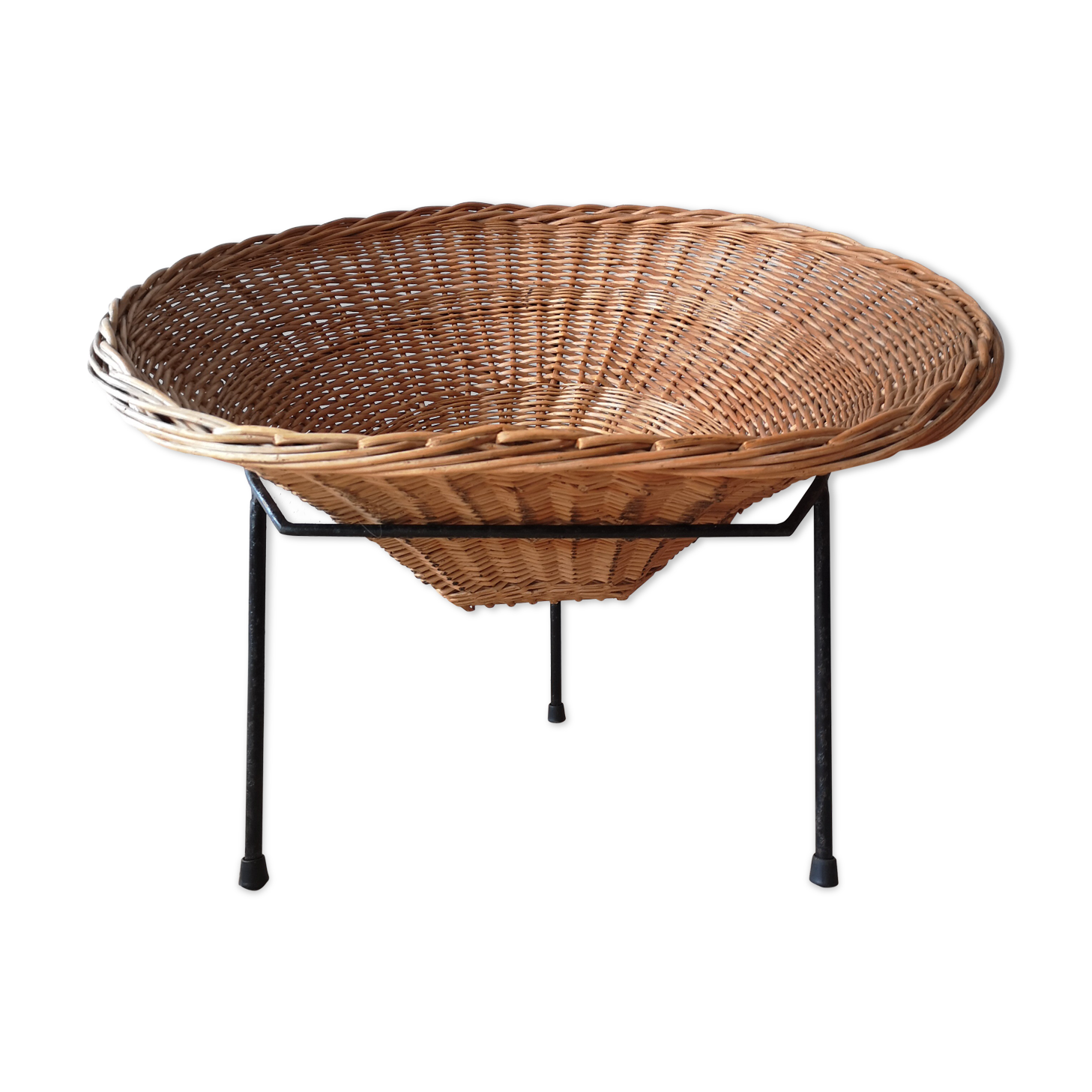 Wicker armchair years 60 tripod