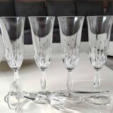 Lot 5 Large champagne flutes in cut crystal. Diamond drop/point patterns. High 20.5 cm