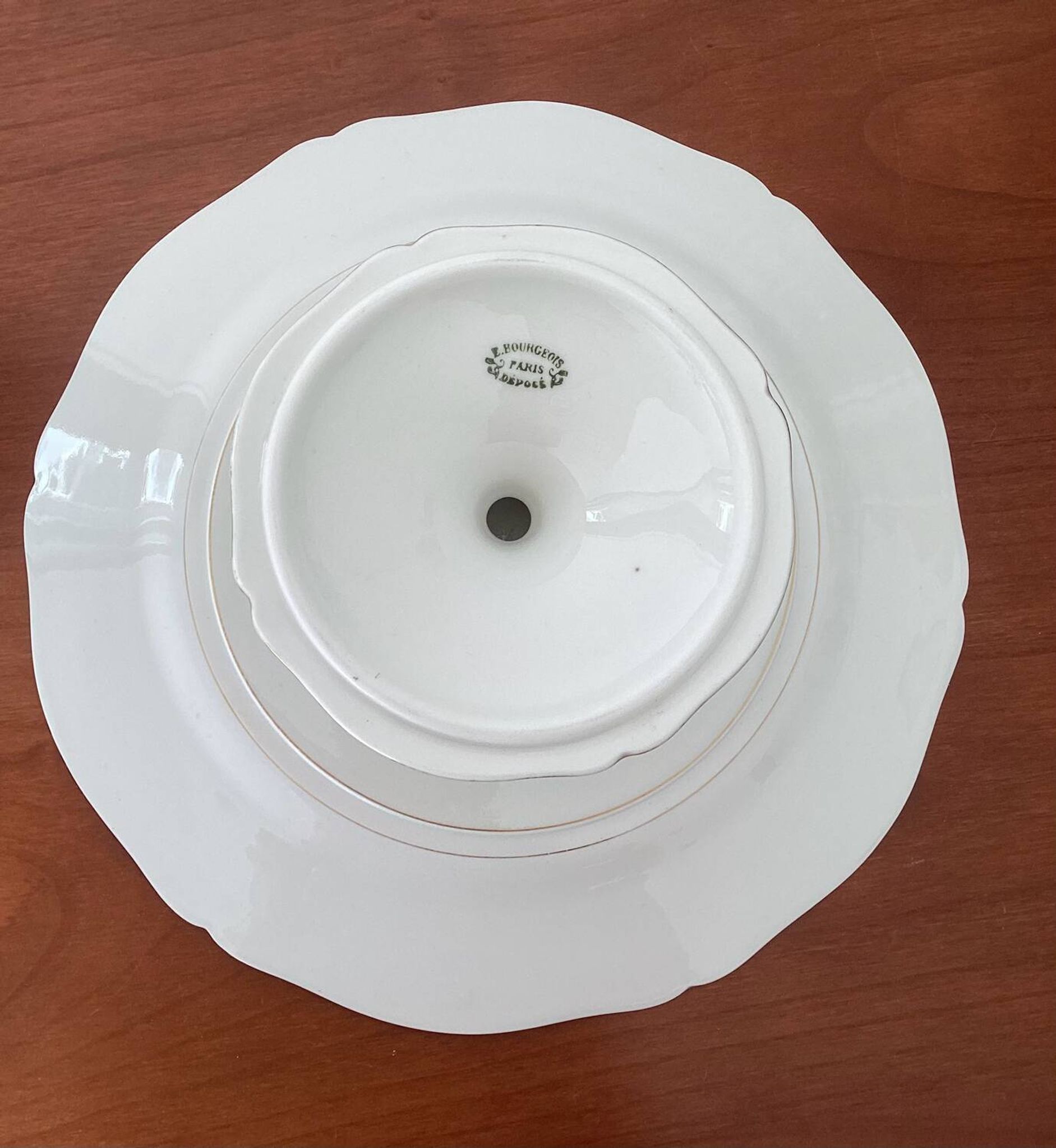 Dish on porcelain pedestal E. BOURGEOIS
