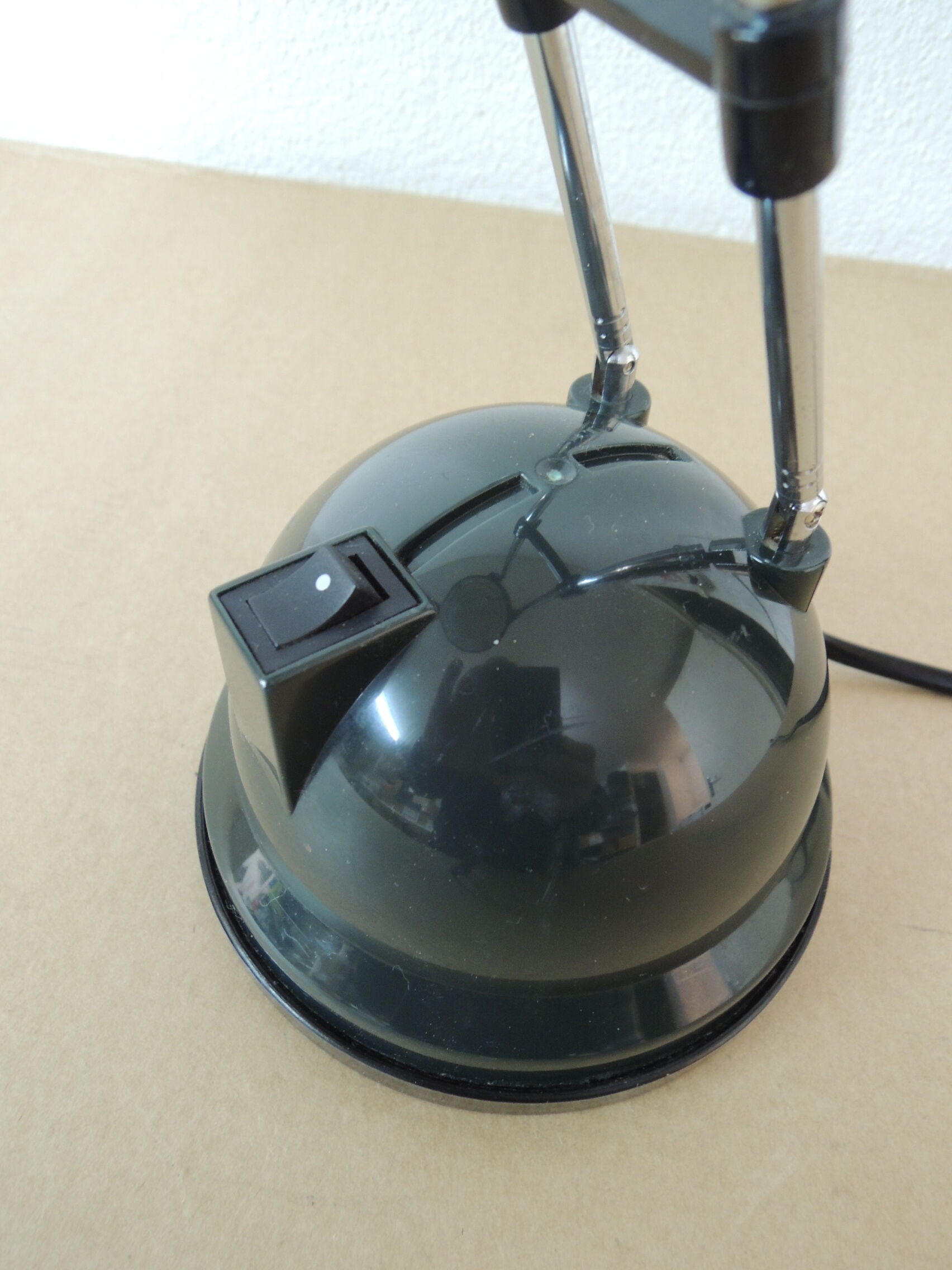 Telescopic desktop lmape