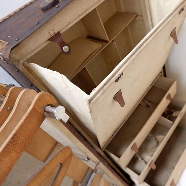 Malle armoire ancienne ''Malle de voyage'', vers 1930