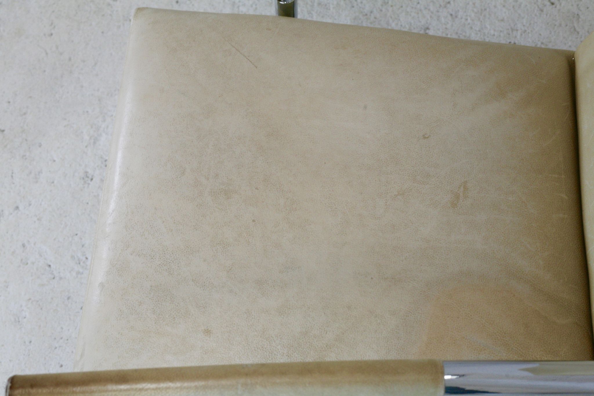 Tubular steel armchair and "cream" leather, France, circa 1970