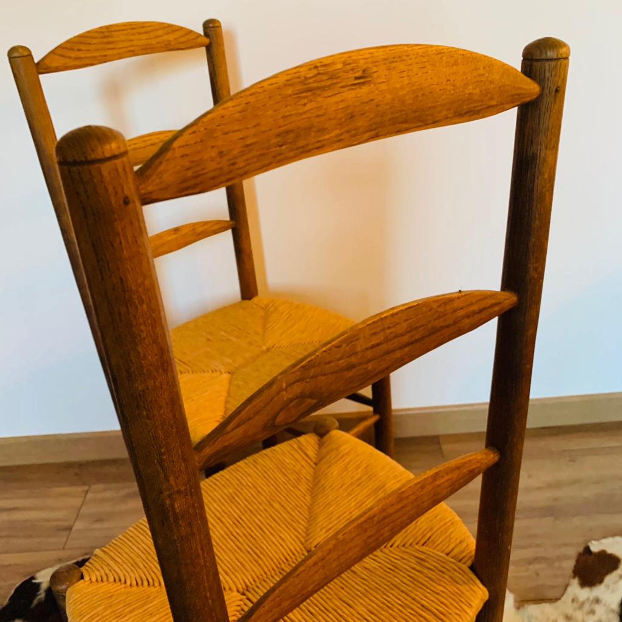 Pair of mulched chairs