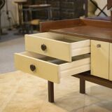 Wenge hairdresser from the 1990s