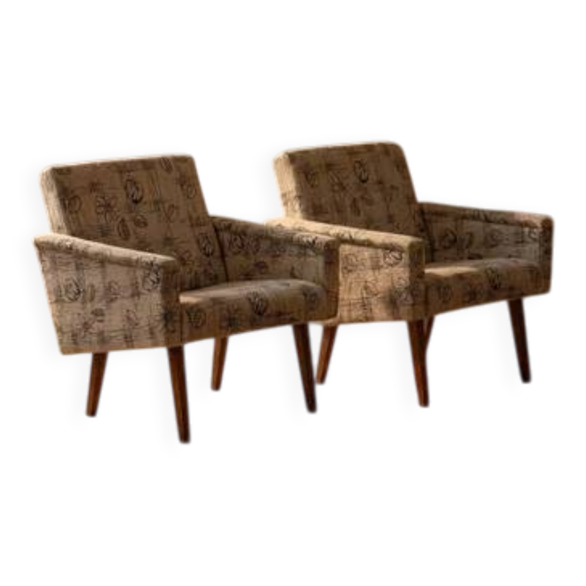Pair of mid-century upholstered armchairs with floral fabric, Czechoslovakia, 65 × 75 × 85 cm