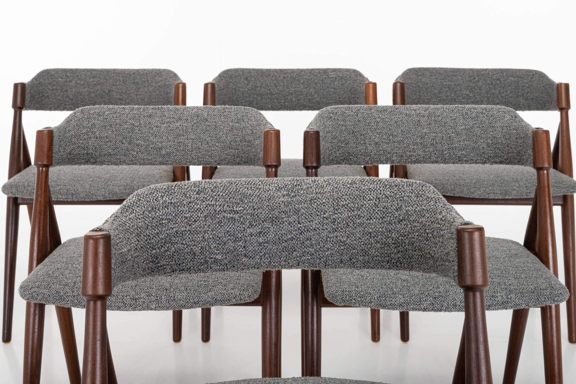 Set of 6 vintage dining chairs in grey bouclé