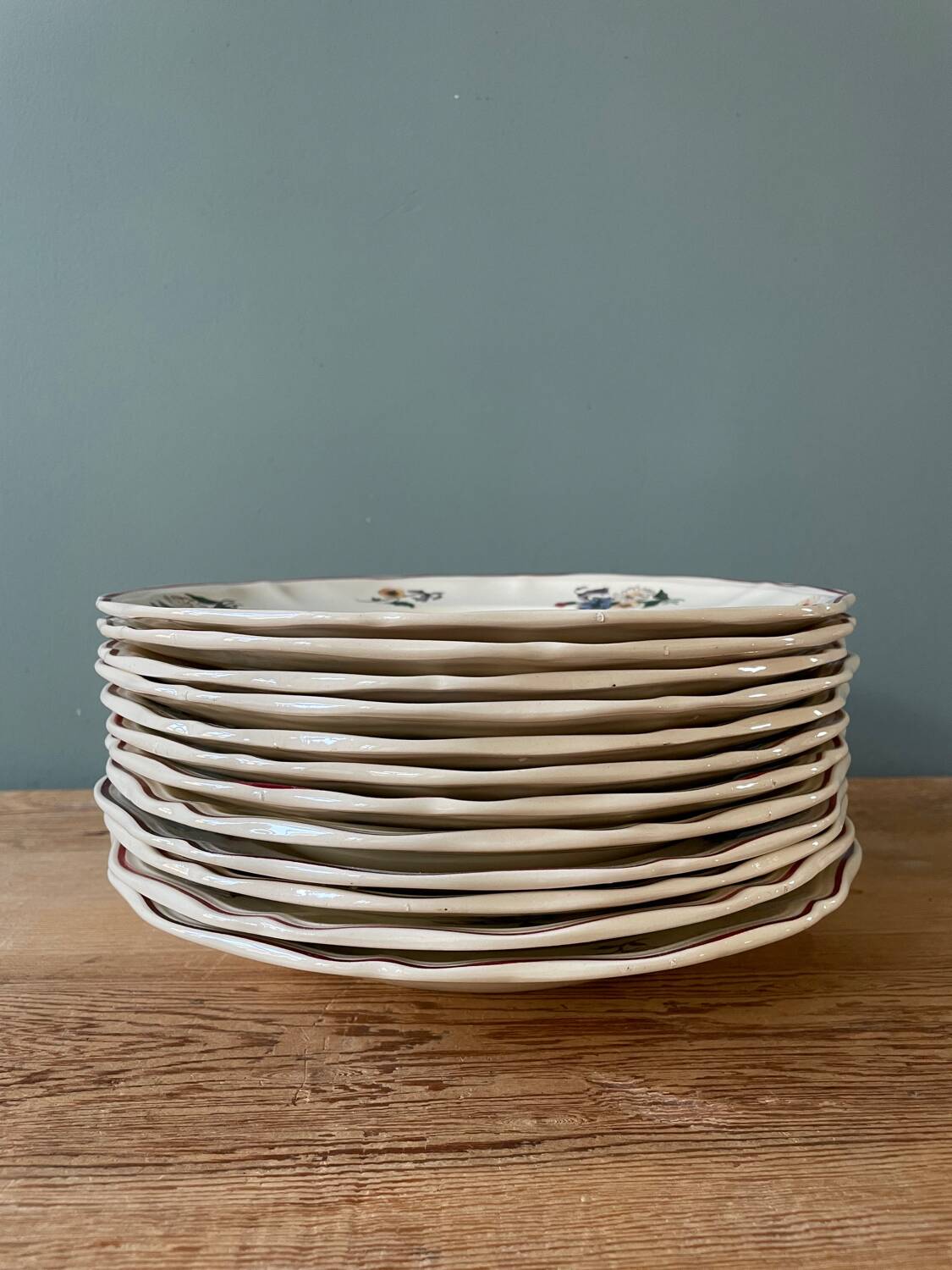 Series of 12 Sarreguemines France soup plates, Agreste collection