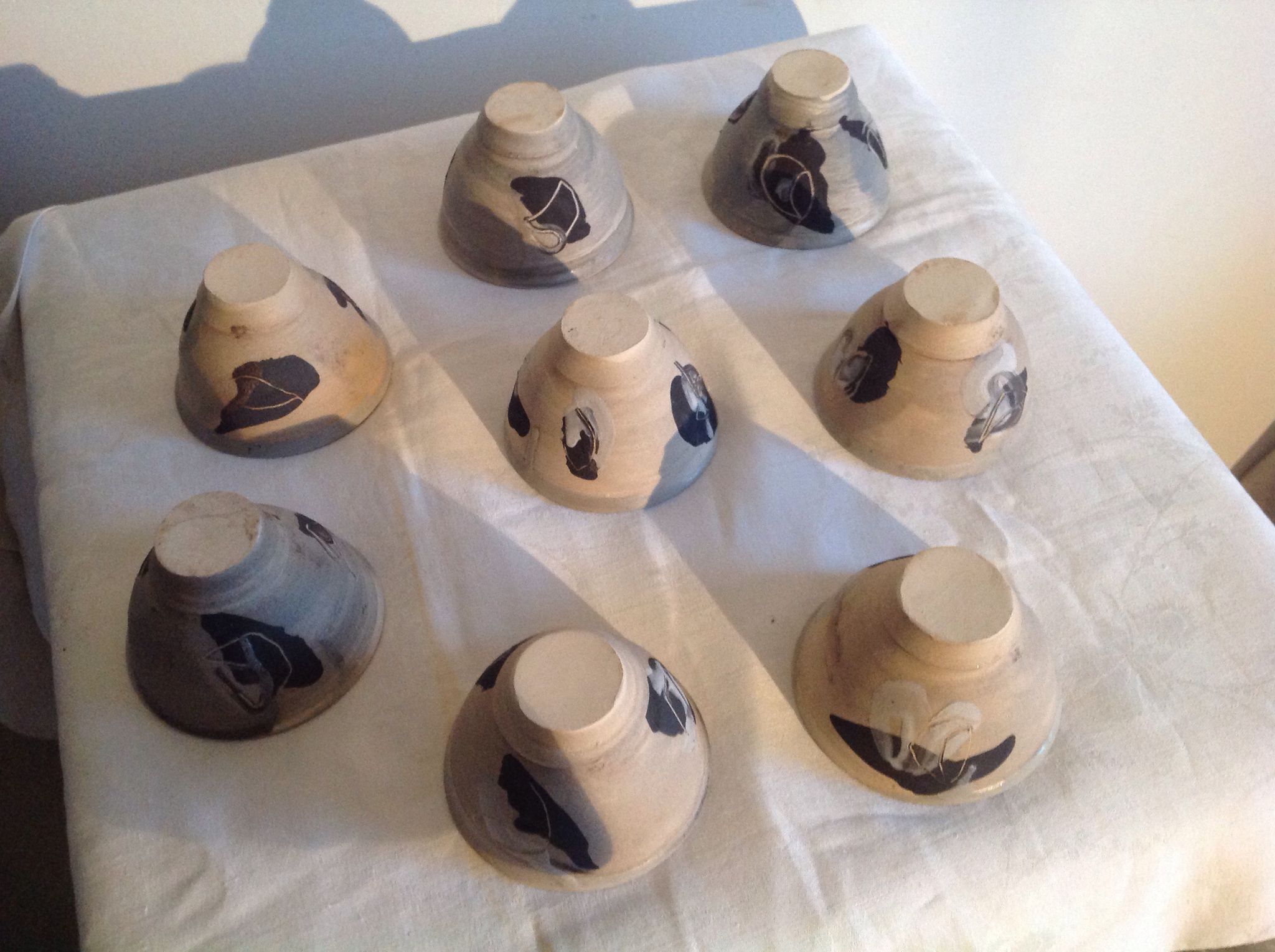 8 ceramic bowls