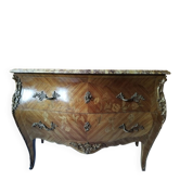 Curved chest of drawers